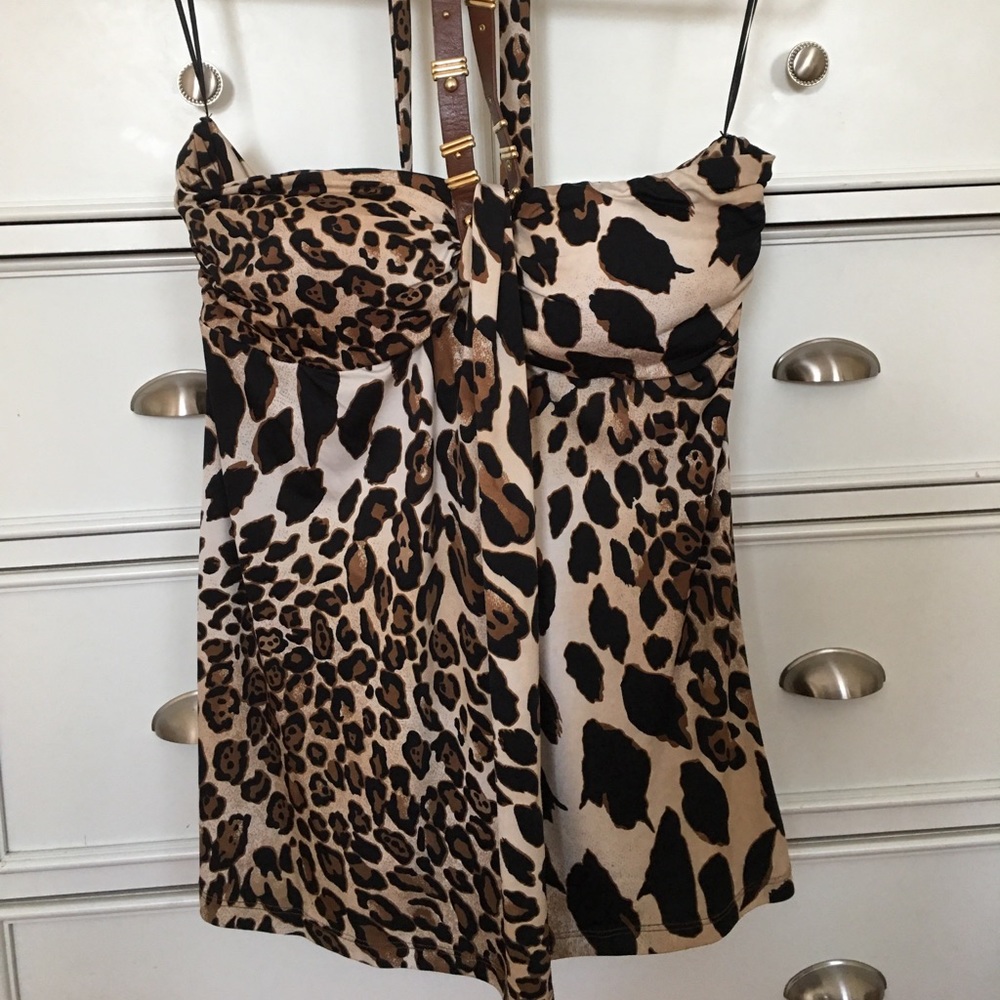 Cache halter top